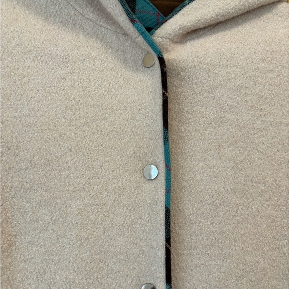 Beige jacket - Picture 10 of 12